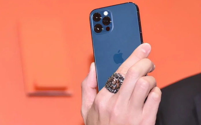 江达苹果手机维修分享iPhone12系列重启方法教程 